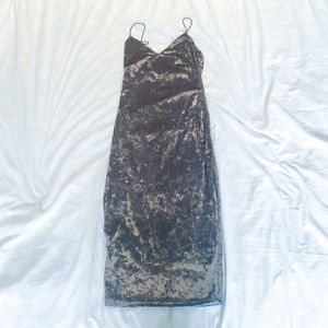 Bodycon velvet dress
